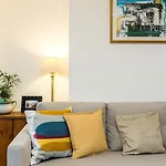 New Stylish 1 Bedroom Flat With Garden | London