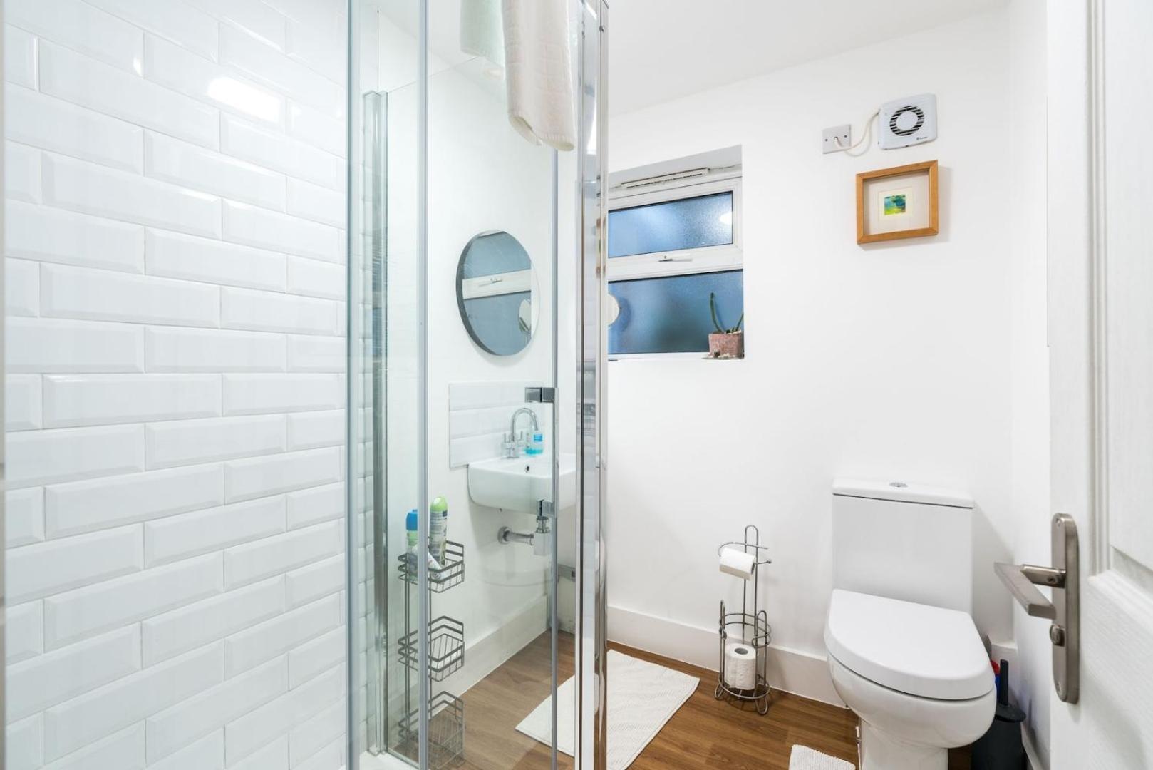 New Stylish 1 Bedroom Flat With Garden | Apartment London