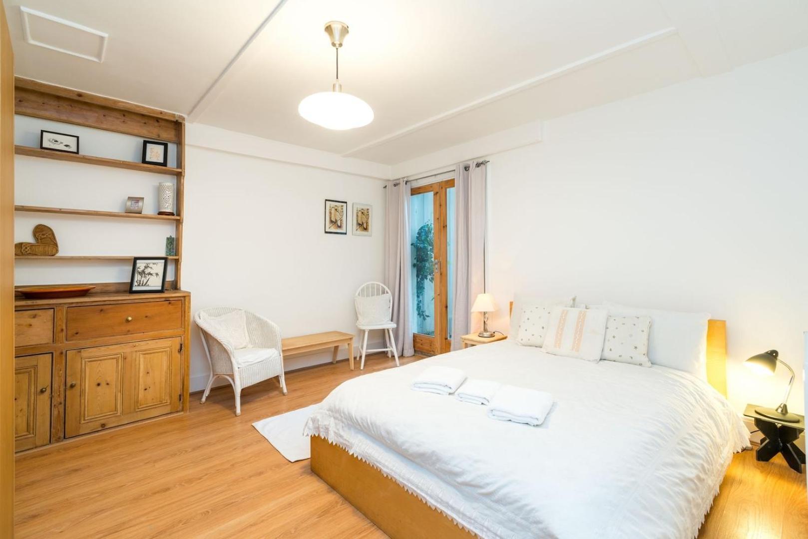 New Stylish 1 Bedroom Flat With Garden | Apartament *