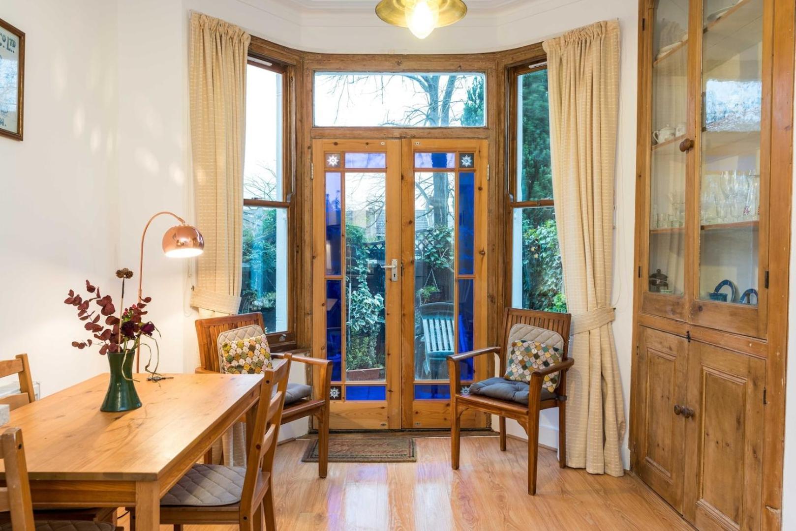 New Stylish 1 Bedroom Flat With Garden | * Londra